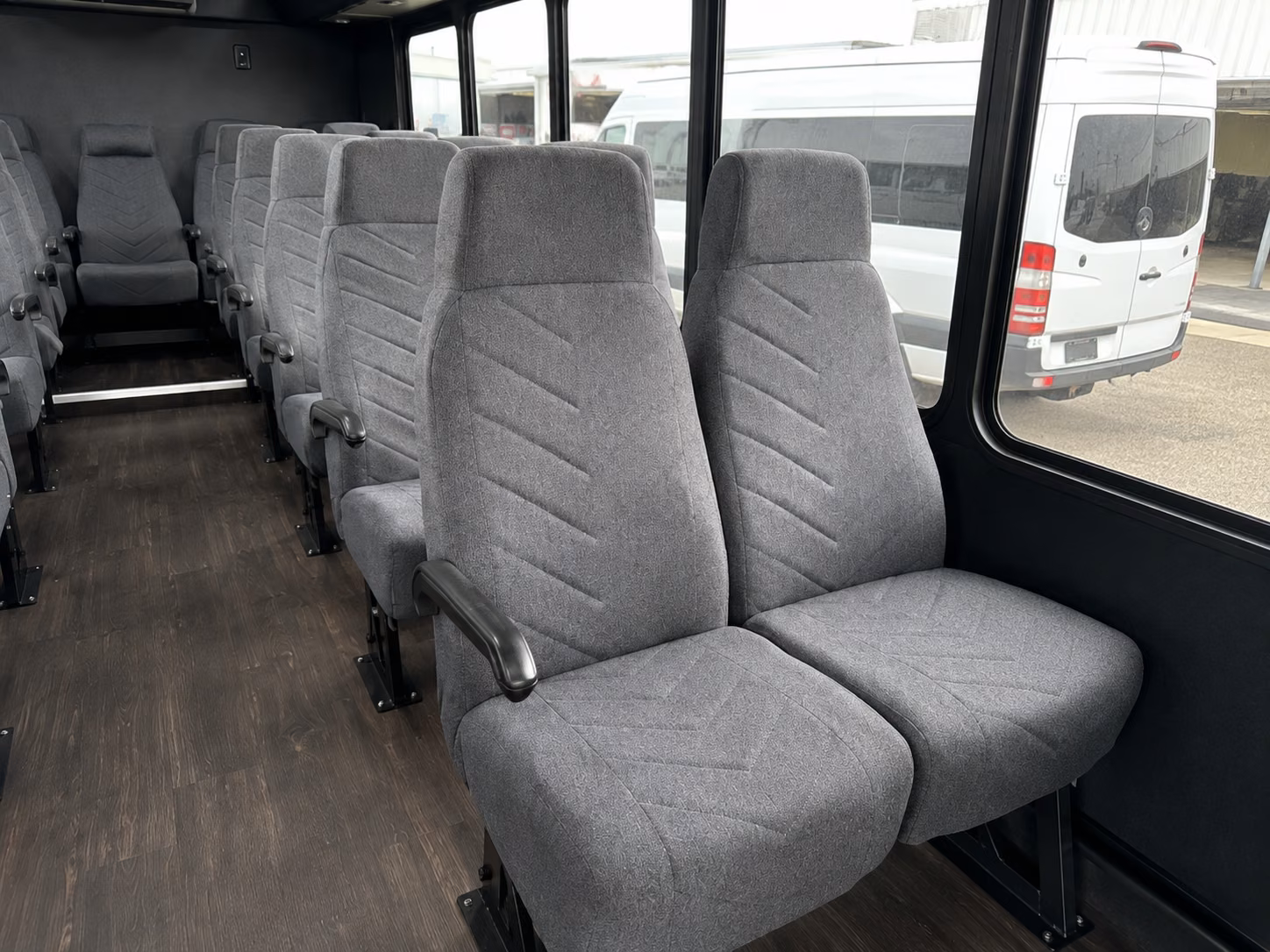 charter buses for oregon ducks and oregon state games from beaverton