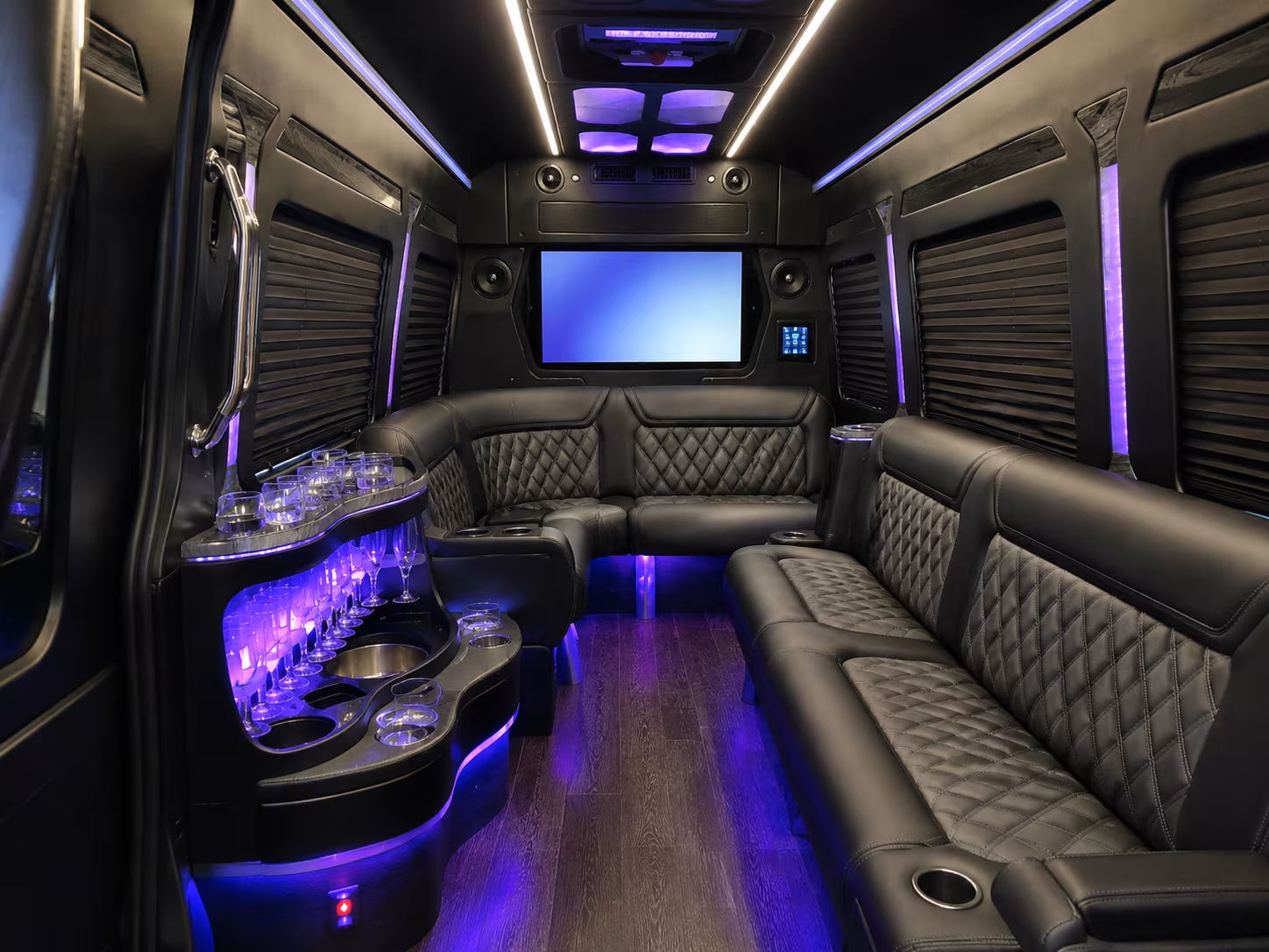fan buses to seattle sporting events seahawks sounders and kraken games