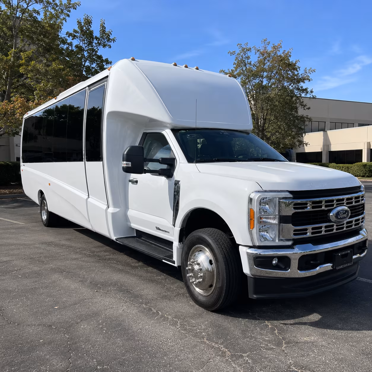 wedding shuttle buses in beaverton and the surrounding wine country
